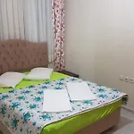 Ali Ozalp 아파트호텔